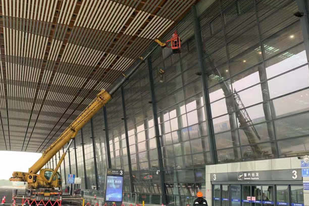 天津玻璃幕墙维护和保养